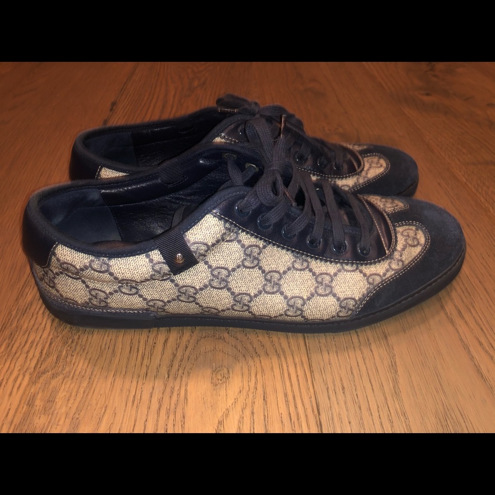 Men’s blue Gucci print sneakers